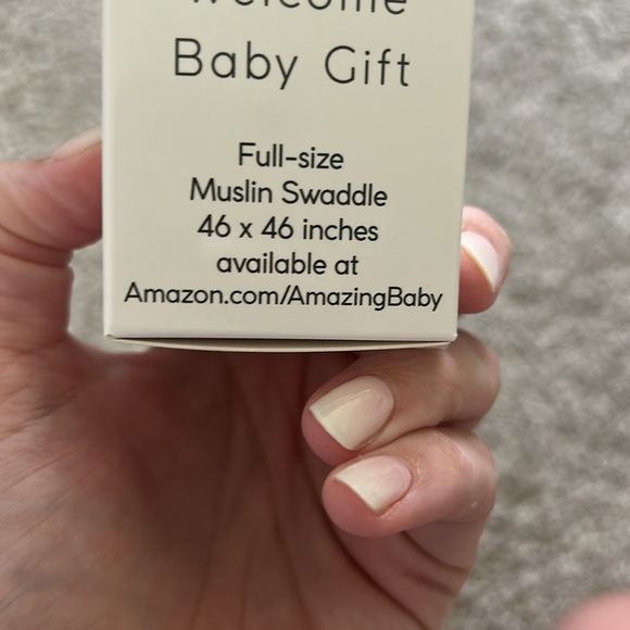 Amazing Baby Newborn Muslin Swaddle in Light Green - Picture 3 of 3